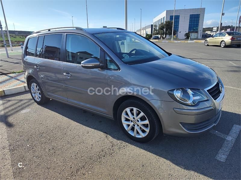 Gris / plata Usado 2009 VW Touran Advance Monovolumen | 7500 € (Precio justo) - Imagen 1/4