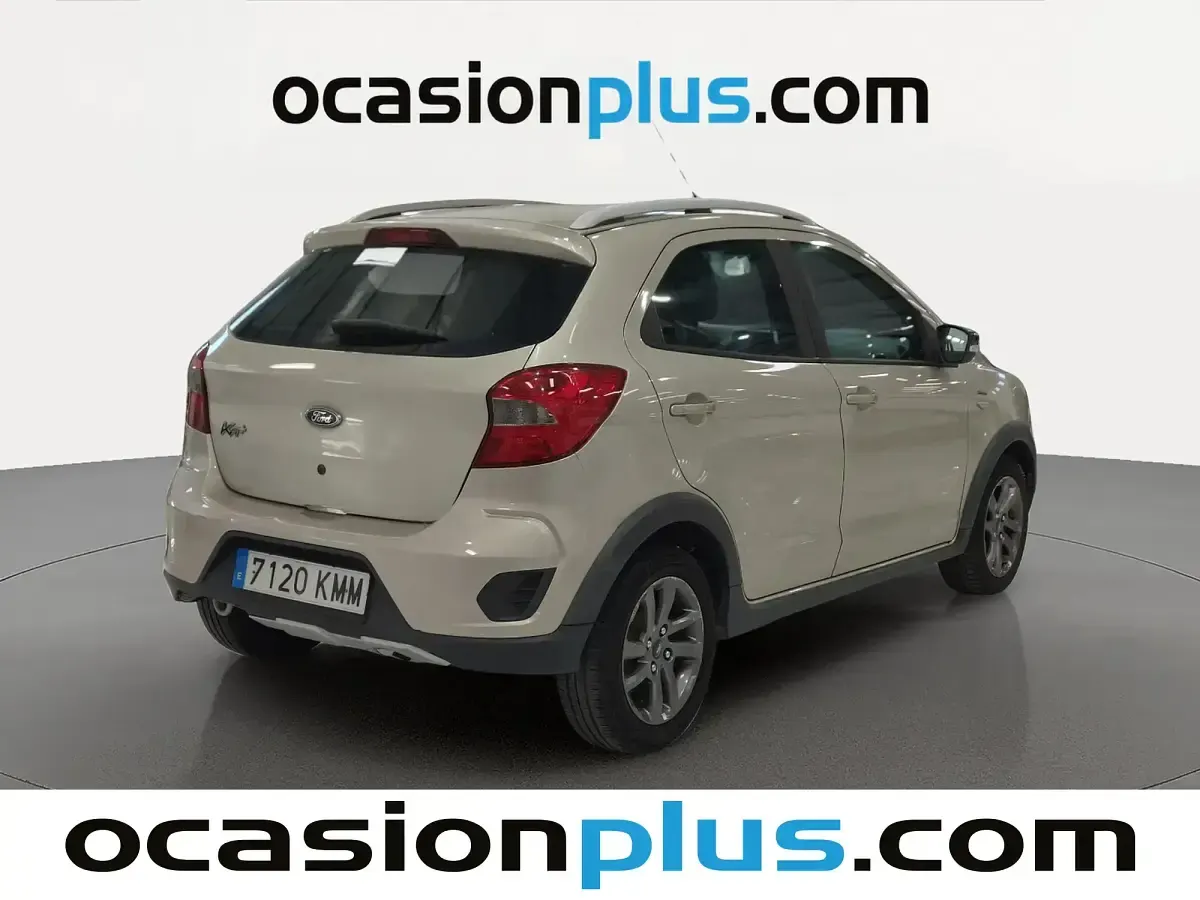 Usado Ford Ka Active 85 CV (62 kW) 2018 Beige Berlina