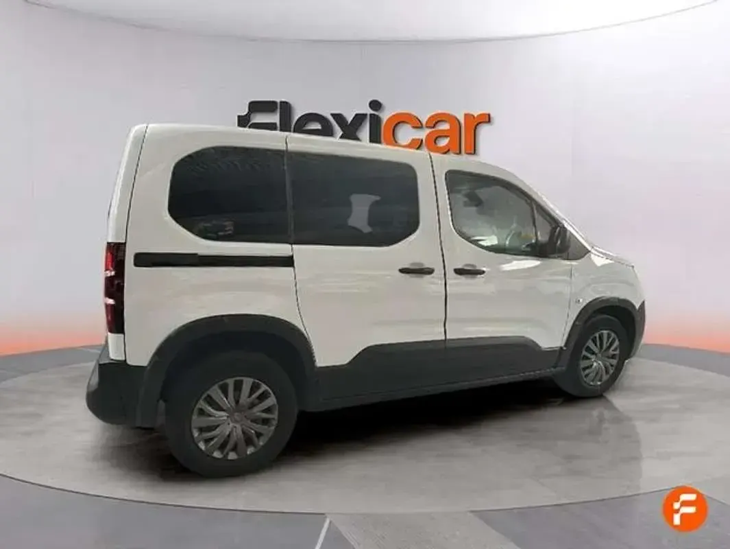 Usado Peugeot Rifter Allure 99 CV (72 kW) 2022 Blanco Monovolumen