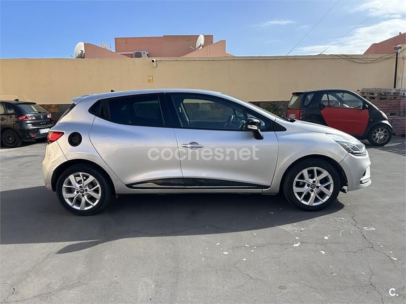 Usado Renault Clio V Intens 100 CV (73 kW) 2020 Gris / plata Berlina