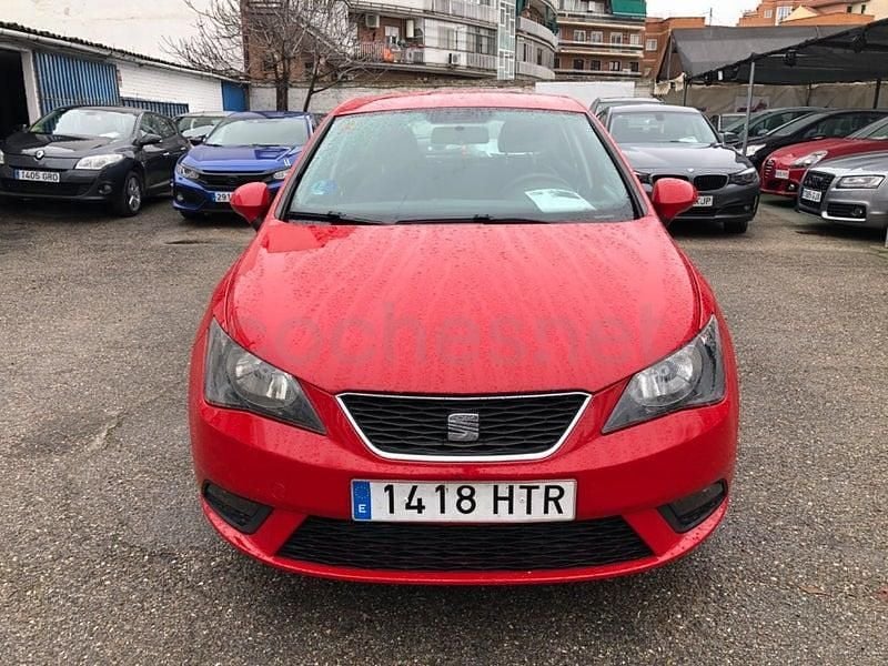 Usado Seat Ibiza Reference 85 CV (62 kW) 2014 Rojo Berlina