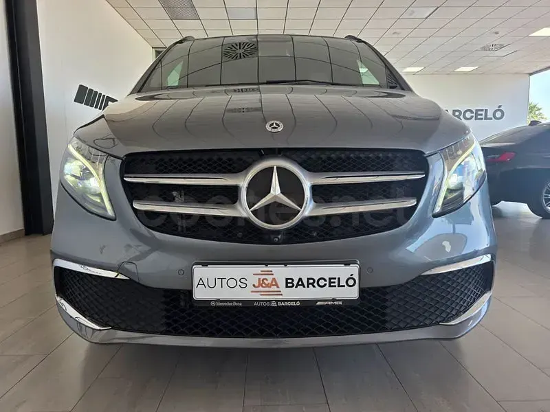 Usado Mercedes V300 Avantgarde 239 CV (175 kW) 2023 Gris / plata Monovolumen