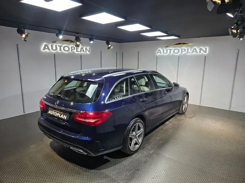 Usado Mercedes C220 170 CV (125 kW) 2017 Azul Familiar
