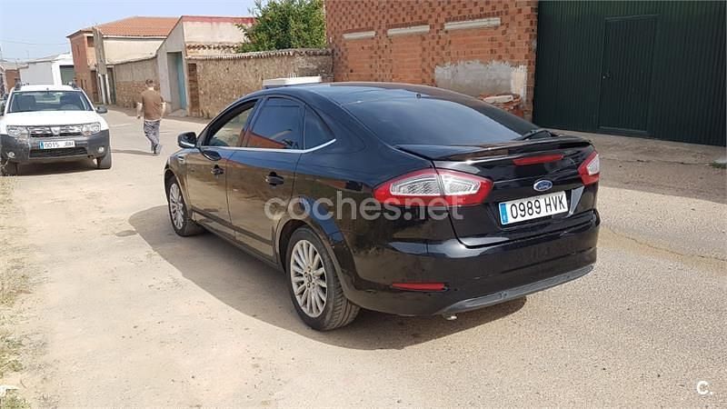 Negro Usado 2013 Ford Mondeo Business Edition Berlina | 3850 € - Imagen 1/1