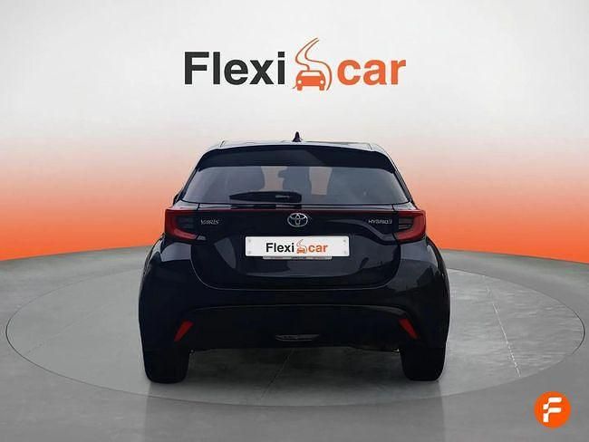 Usado Toyota Yaris Hybrid Edition 116 CV (85 kW) 2020 Negro Berlina