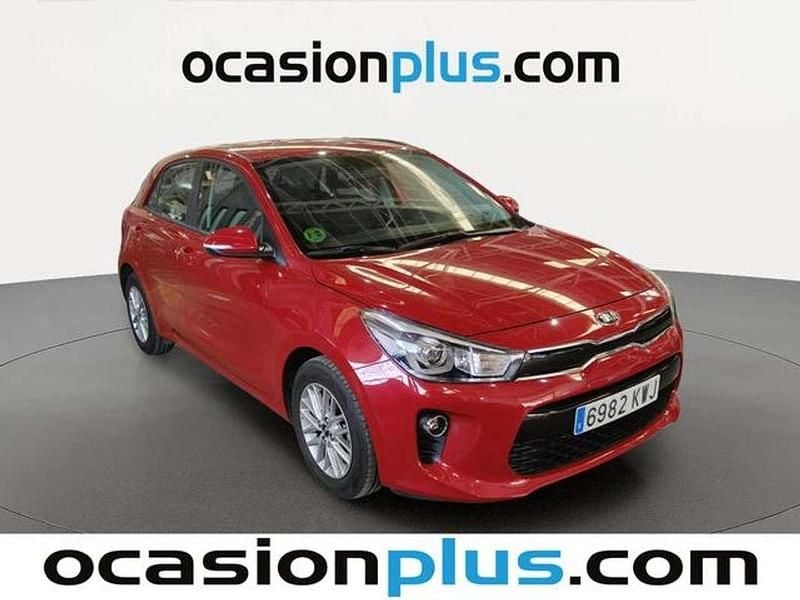 Usado Kia Rio 84 CV (61 kW) 2019 Rojo Utilitario