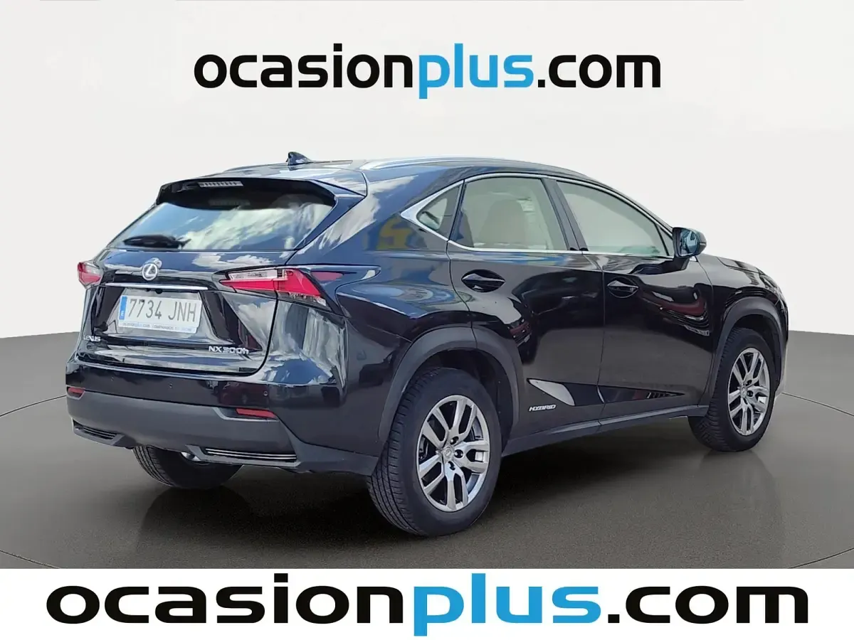 Usado Lexus NX300h Executive Line 197 CV (144 kW) 2016 Negro SUV
