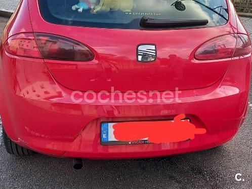 Rojo Usado 2006 Seat Leon Reference Berlina | 2500 € (Precio justo) - Imagen 1/4