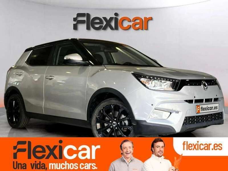 Amarillo Usado 2018 Ssangyong Tivoli Limited SUV | 10.490 € - Imagen 1/4