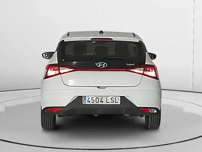Usado Hyundai i20 100 CV (73 kW) 2021 Blanco Utilitario