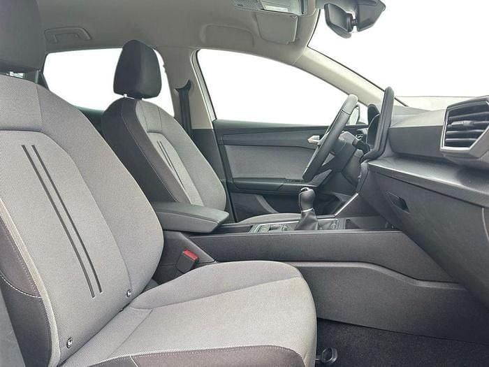 Usado Seat Leon Style 116 CV (85 kW) 2025 Blanco Berlina