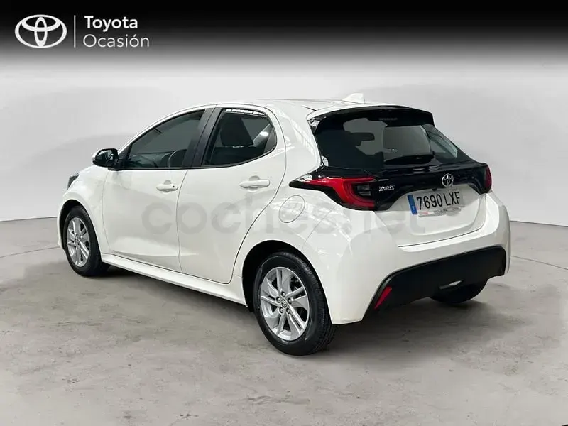 Usado Toyota Yaris 125 CV (91 kW) 2022 Blanco Utilitario