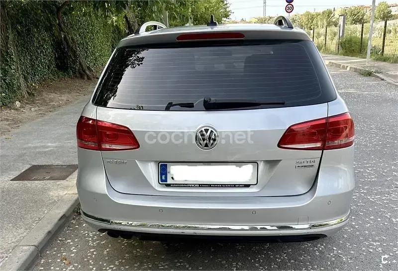 Usado VW Passat Advance 140 CV (102 kW) 2011 Gris / plata Familiar