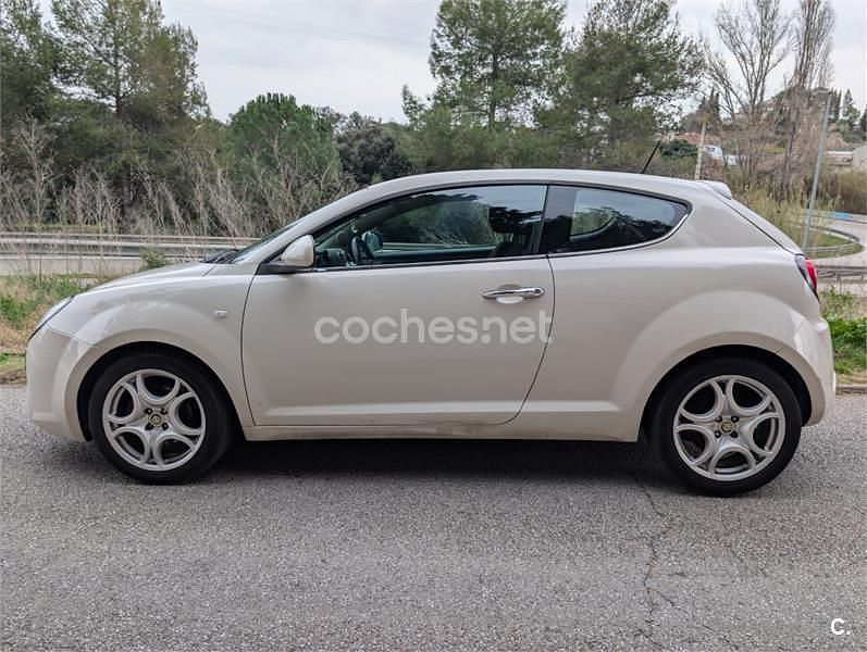 Usado Alfa Romeo MiTo Distinctive 120 CV (88 kW) 2009 Beige Utilitario
