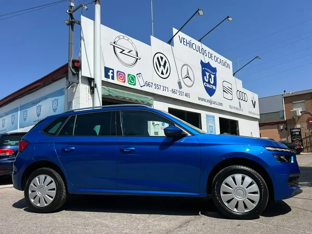 Usado Skoda Kamiq Style 115 CV (84 kW) 2020 Azul SUV