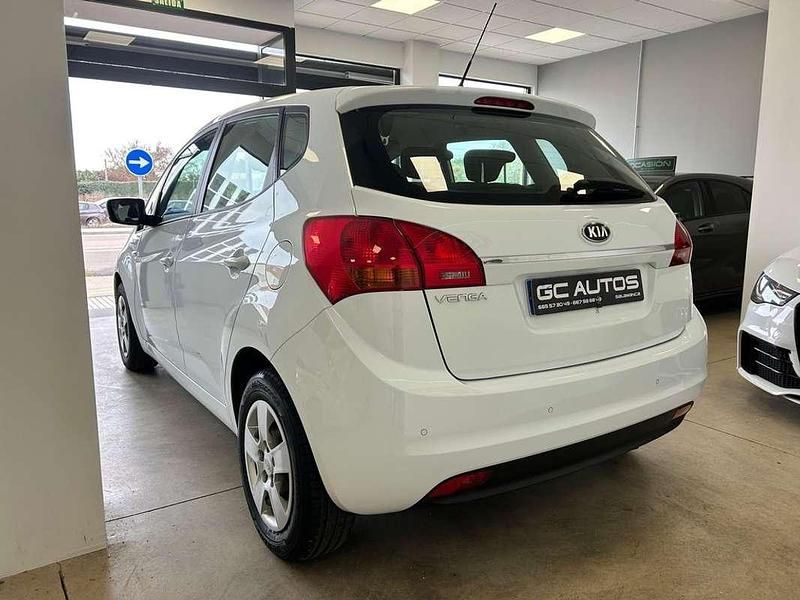 Usado Kia Venga 90 CV (66 kW) 2019 Blanco Utilitario