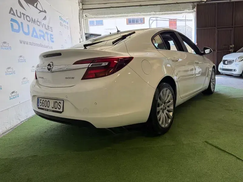 Usado Opel Insignia Business 140 CV (102 kW) 2015 Blanco Berlina