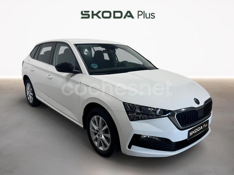 Blanco Usado 2021 Skoda Scala Ambition Utilitario | 17.500 € (Precio justo) - Imagen 1/4