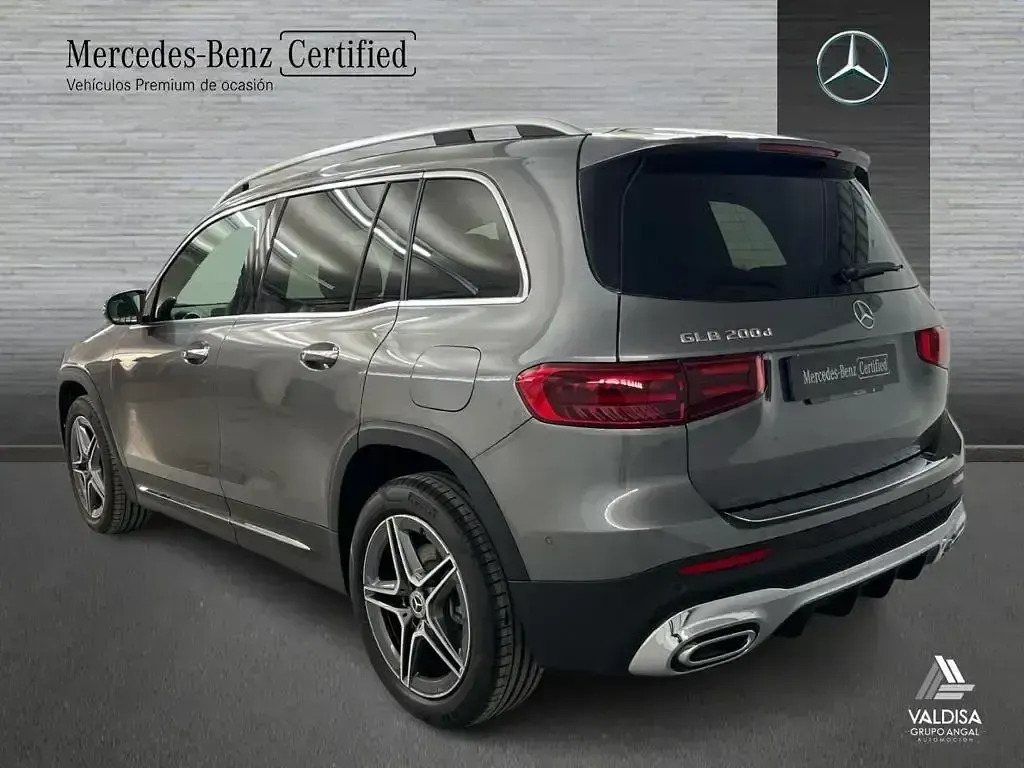 Usado Mercedes GLB200 150 CV (110 kW) 2025 Gris SUV