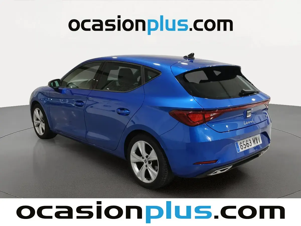 Usado Seat Leon FR 110 CV (80 kW) 2024 Azul Utilitario