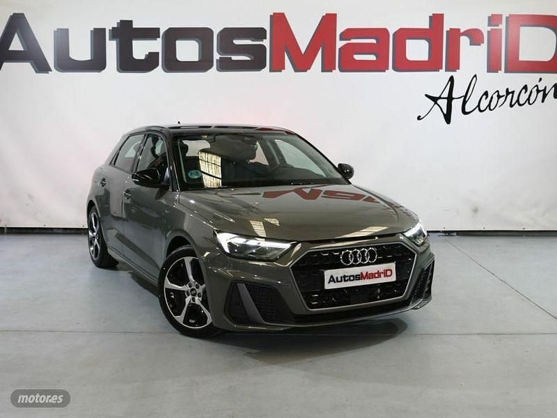 Gris / plata Usado 2023 Audi A1 Sportback S-Line Utilitario | 22.490 € (Precio justo) - Imagen 1/4