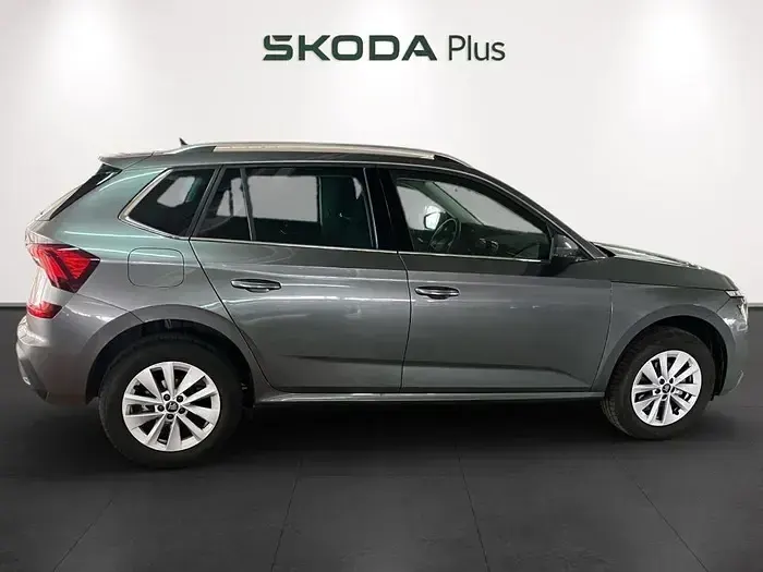 Usado Skoda Kamiq Selection 115 CV (84 kW) 2025 Gris SUV