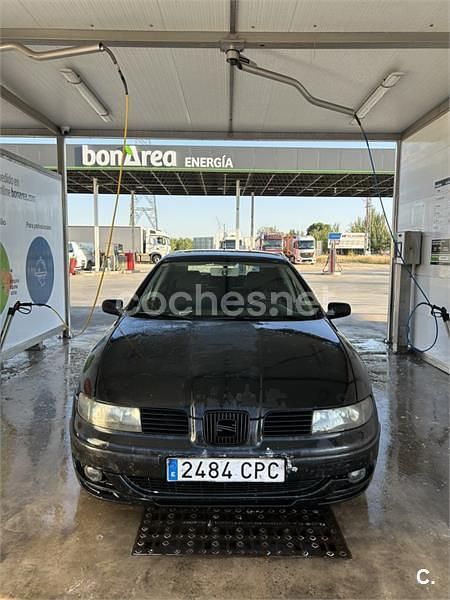 Negro Usado 2003 Seat Leon Sport Berlina | 1400 € (Super precio) - Imagen 1/2