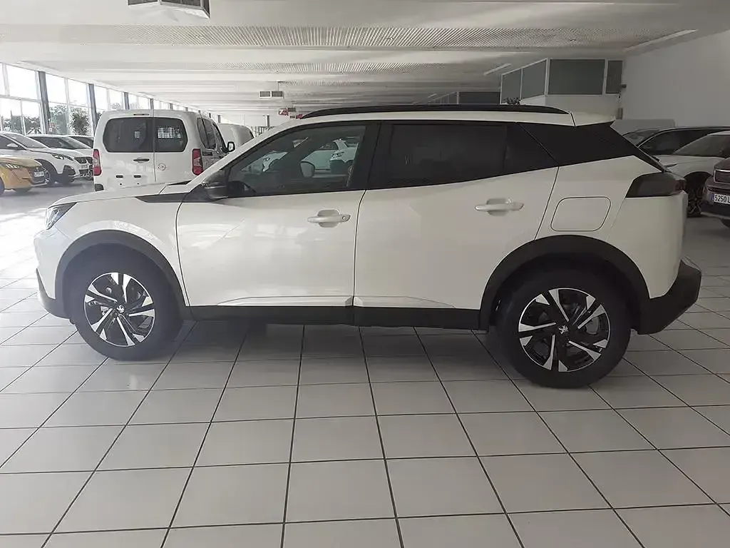 Usado Peugeot 2008 Allure 100 CV (73 kW) 2023 Otro SUV
