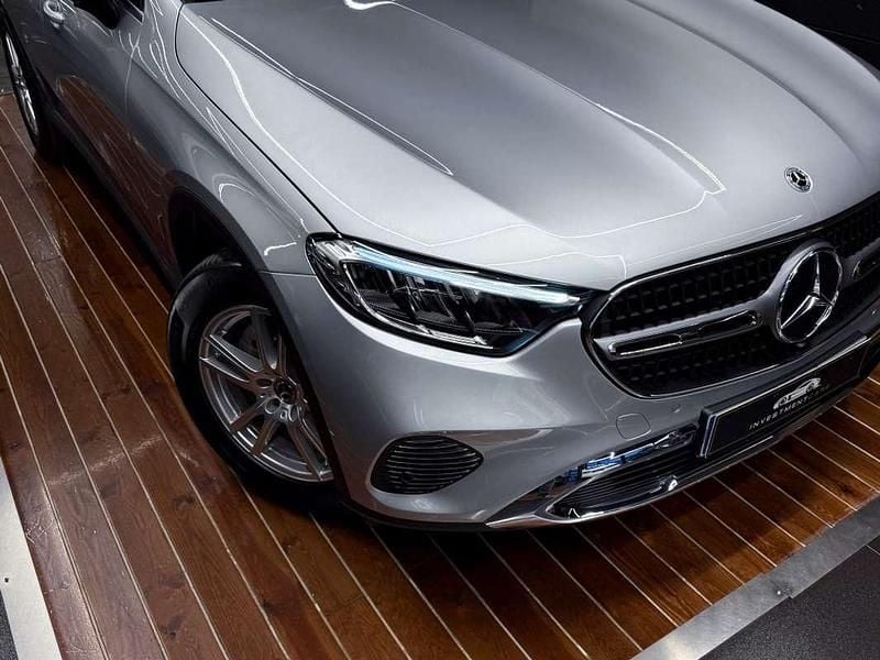 Usado Mercedes GLC200 204 CV (150 kW) 2023 Plateado SUV