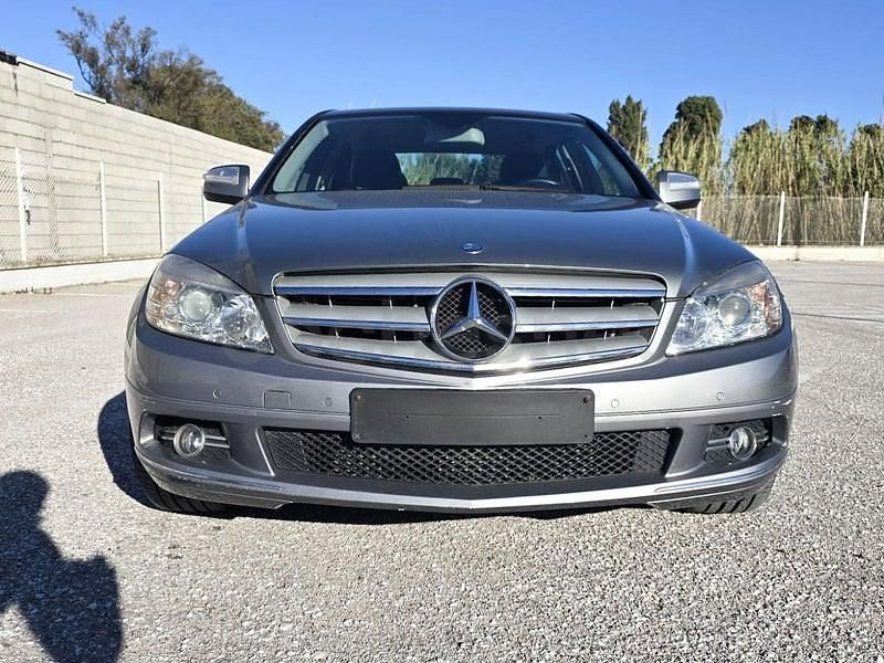 Usado Mercedes C200 Avantgarde 136 CV (100 kW) 2008 Gris / plata Familiar
