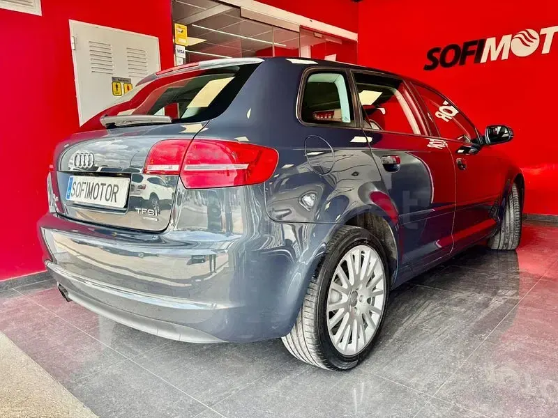 Usado Audi A3 Ambition 160 CV (117 kW) 2011 Gris / plata Utilitario