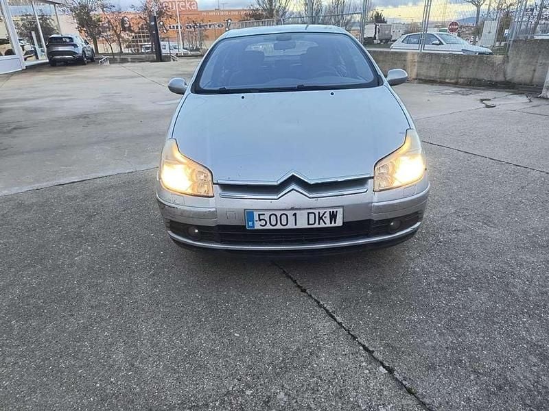 Usado Citroën C5 Exclusive 136 CV (100 kW) 2005 Plateado Berlina
