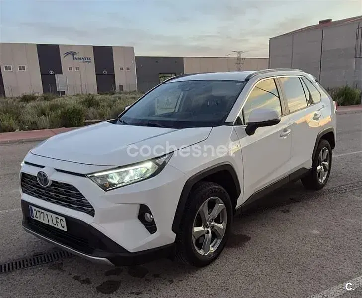 Usado Toyota RAV4 Hybrid Advance 218 CV (160 kW) 2020 Blanco SUV