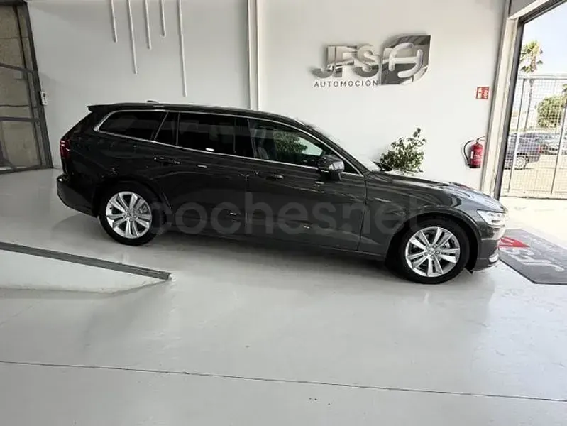 Usado Volvo V60 150 CV (110 kW) 2020 Gris / plata Familiar