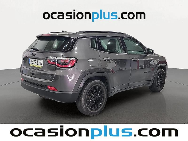 Usado Jeep Compass Night Eagle 130 CV (95 kW) 2021 Gris SUV
