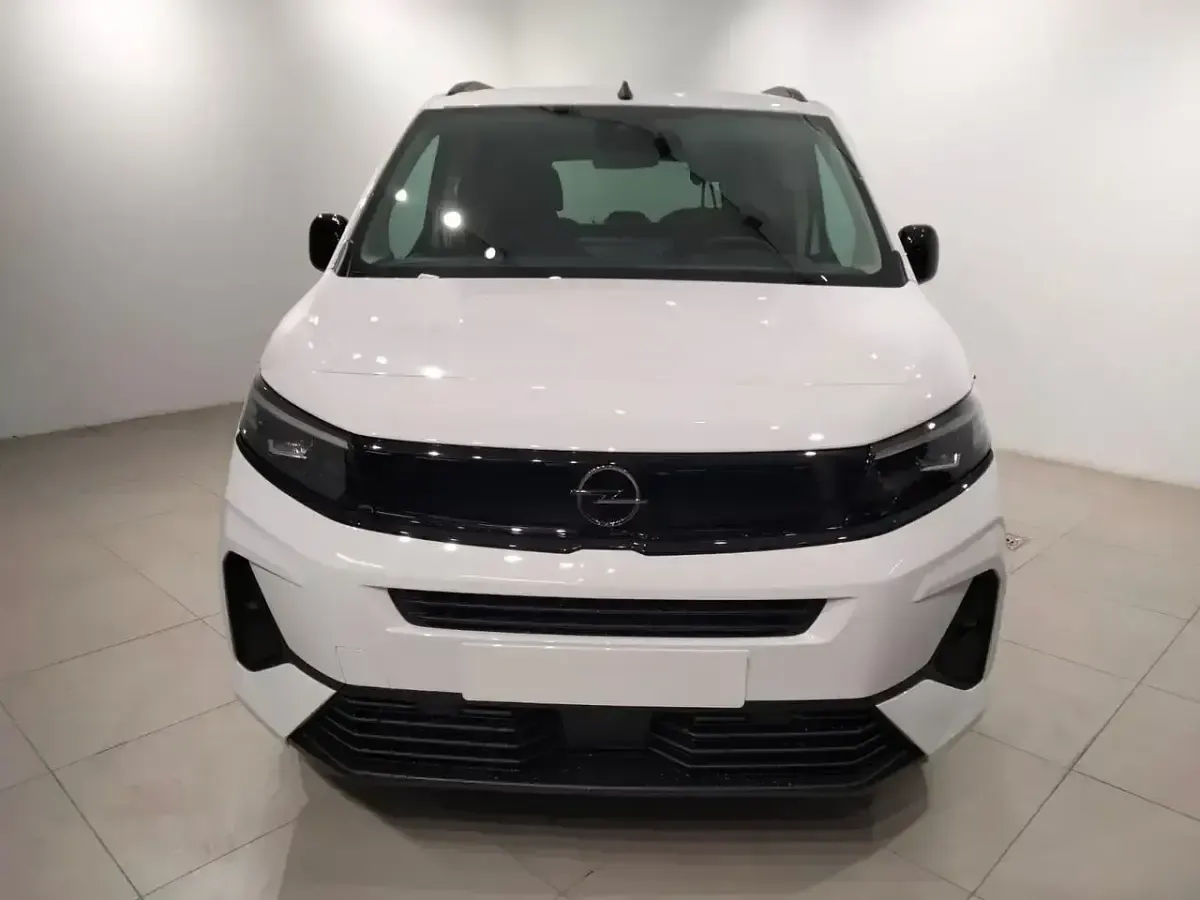 Usado Opel Combo S 100 CV (73 kW) 2024 Blanco Monovolumen