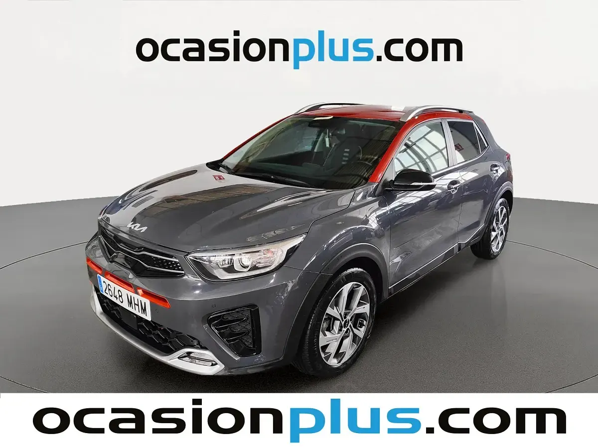 Usado Kia Stonic GT-Line 120 CV (88 kW) 2023 Gris SUV