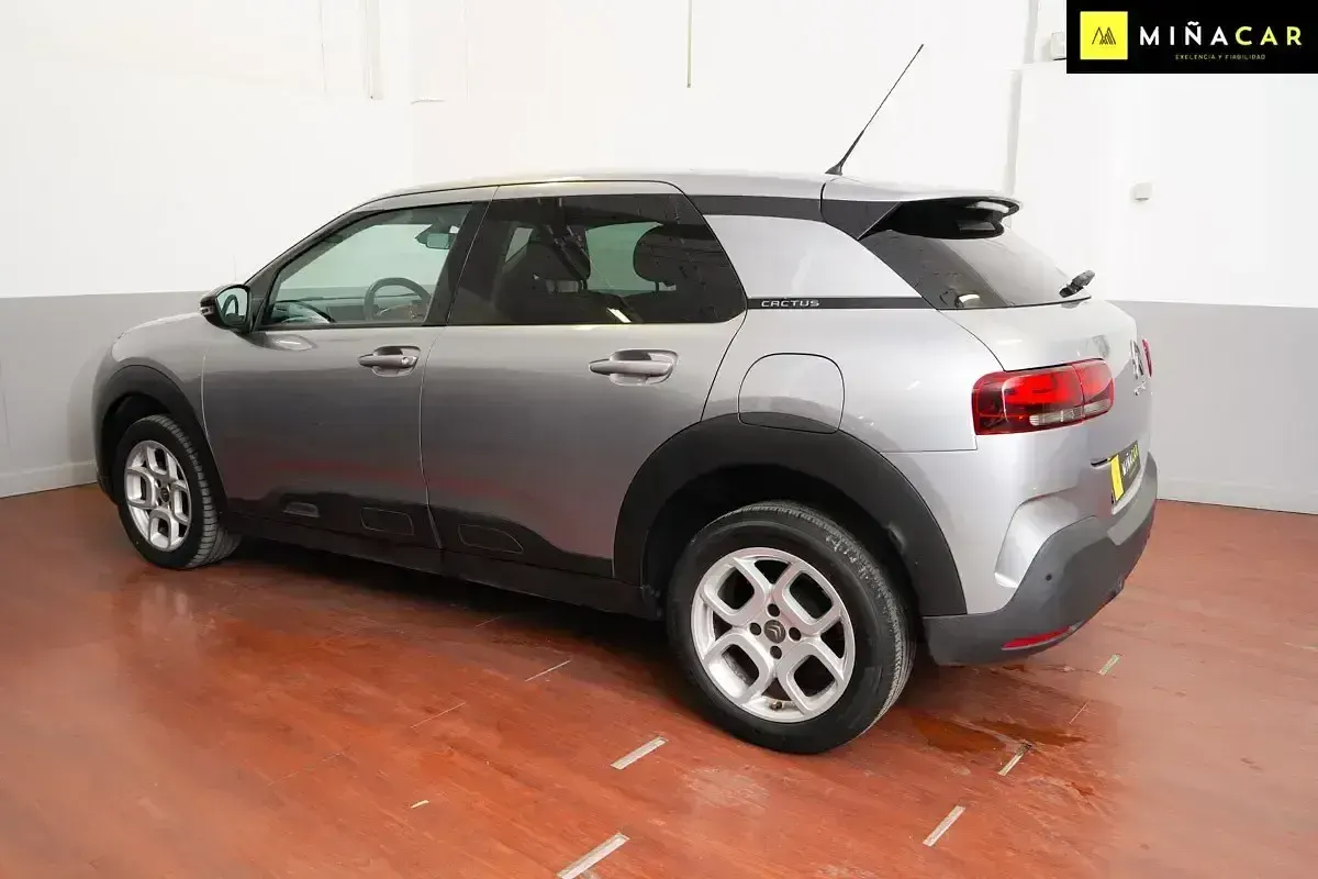 Usado Citroën C4 Cactus Feel 110 CV (80 kW) 2019 Gris Utilitario