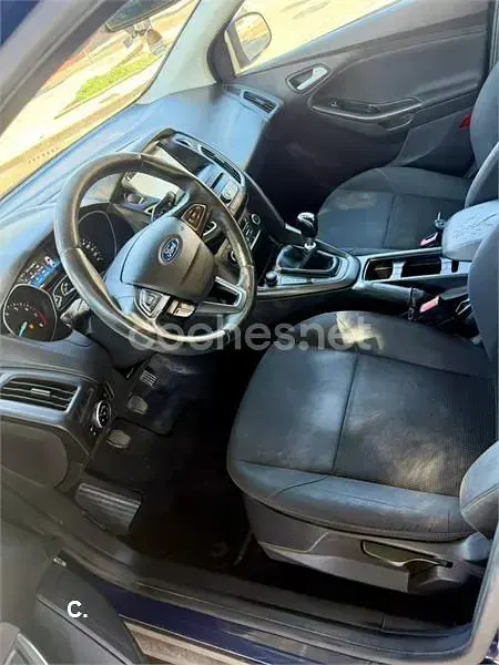 Usado Ford Focus Trend 125 CV (91 kW) 2016 Azul Berlina