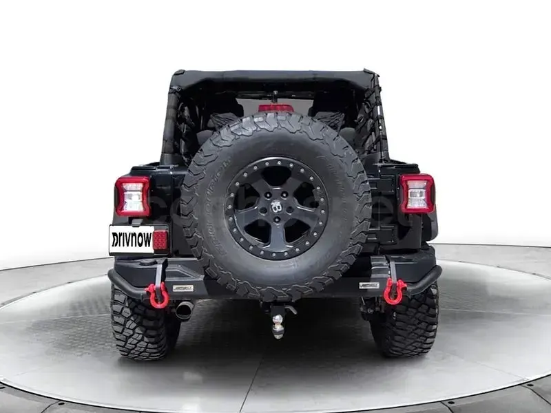 Usado Jeep Wrangler Unlimited Sahara 200 CV (147 kW) 2011 Negro SUV