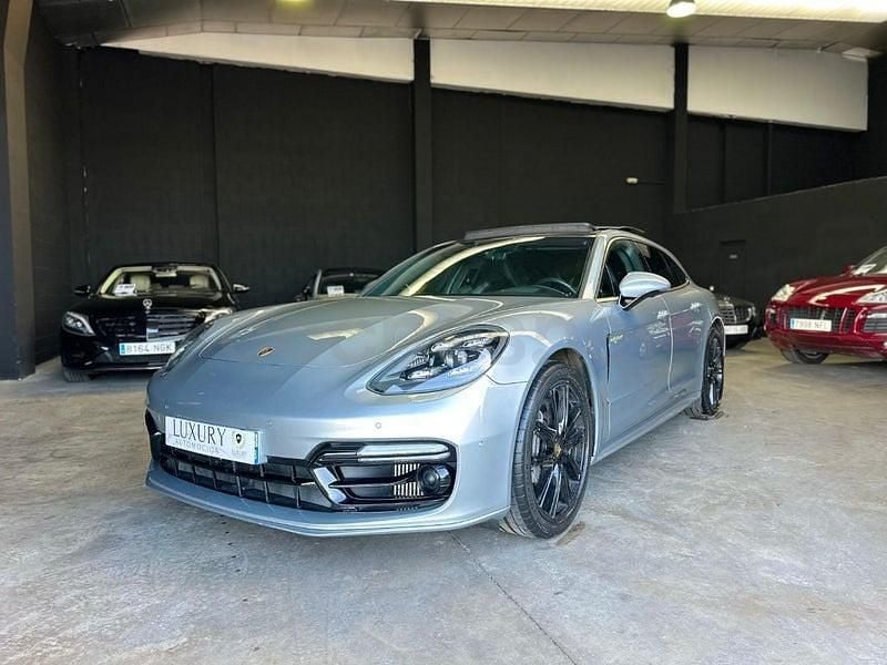 Usado Porsche Panamera Sport Turismo 462 CV (339 kW) 2021 Gris / plata Familiar