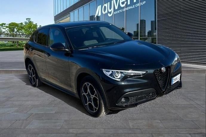 Usado Alfa Romeo Stelvio Sprint 190 CV (139 kW) 2022 SUV
