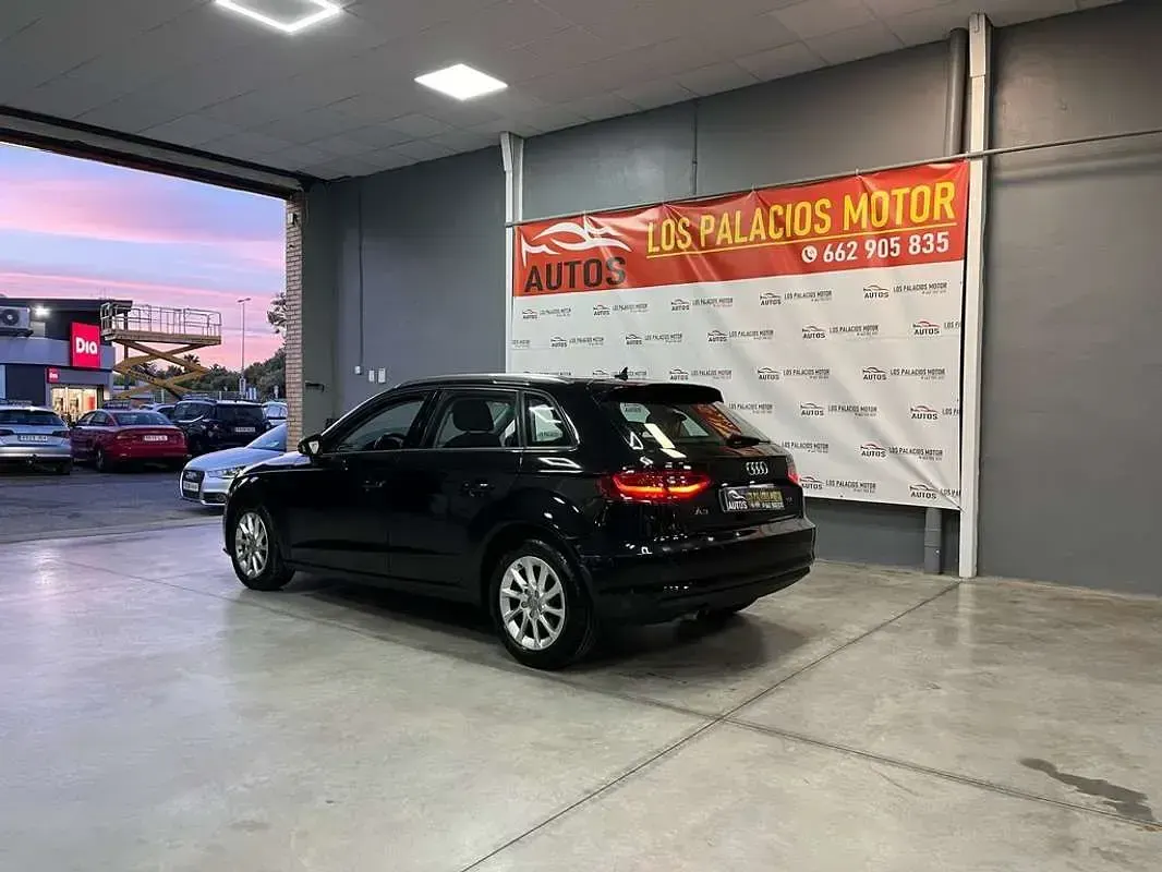 Usado Audi A3 Sportback Ambiente 110 CV (80 kW) 2016 Negro Utilitario