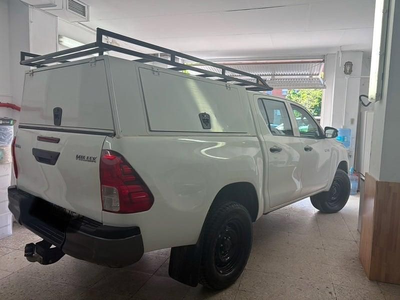 Usado Toyota HiLux 150 CV (110 kW) 2023 Blanco Pickup/Camioneta