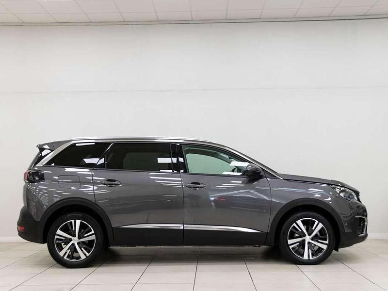 Usado Peugeot 5008 Allure 131 CV (96 kW) 2017 Gris Monovolumen