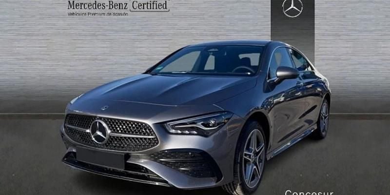 Gris Usado 2024 Mercedes CLA200 Berlina | 37.900 € (Buen precio) - Imagen 1/4