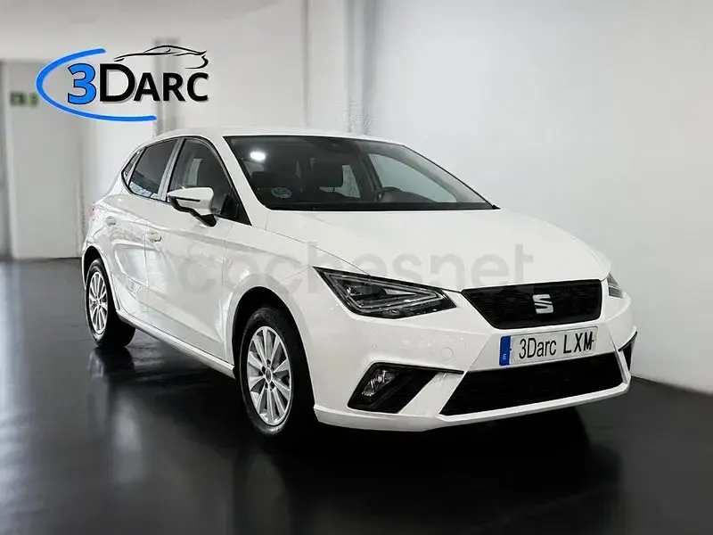 Usado Seat Ibiza Style Plus 110 CV (80 kW) 2022 Blanco Utilitario