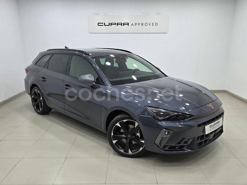 Gris / plata Nuevo 2025 Cupra Leon Familiar | 31.900 € (Buen precio) - Imagen 1/4