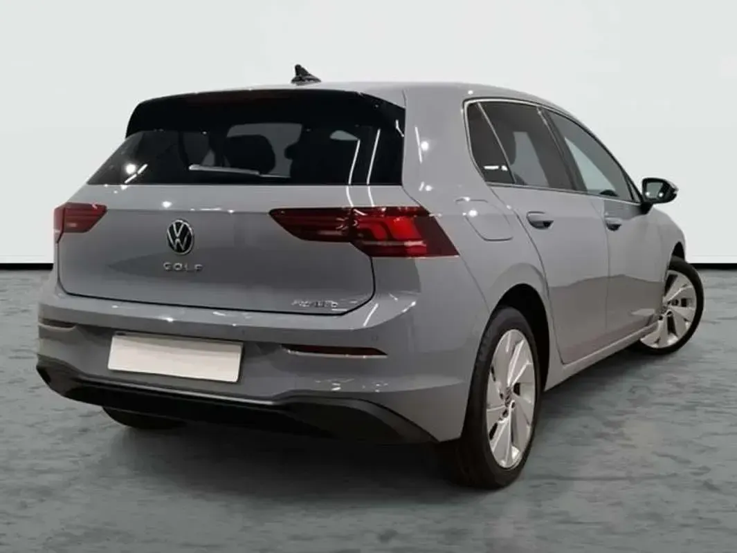 Usado VW Golf VIII 204 CV (150 kW) 2026 Gris Berlina