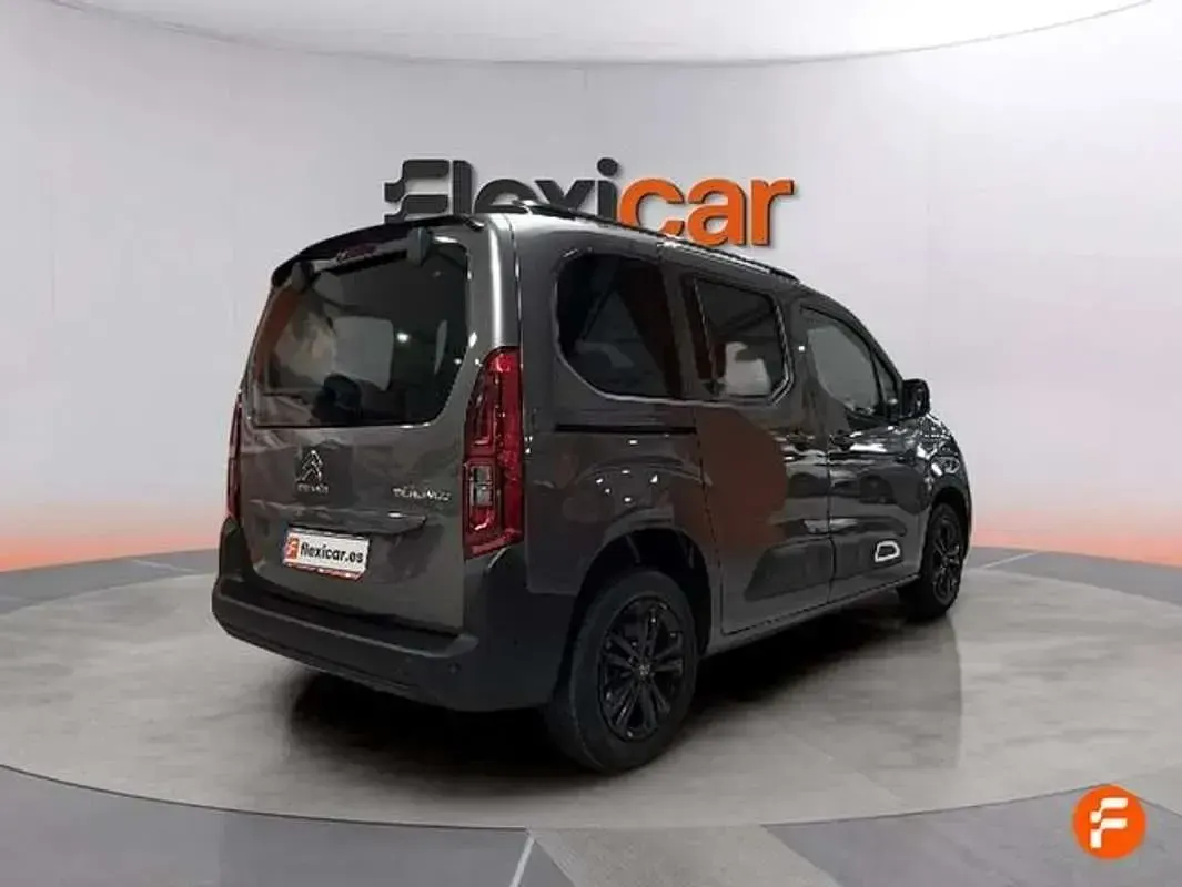 Usado Citroën Berlingo Feel 102 CV (75 kW) 2021 Blanco Monovolumen